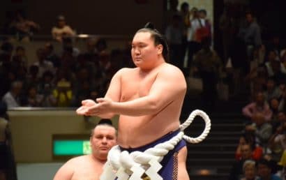 Nouveau record pour Hakuho avec 880 victoires en makuuchi
