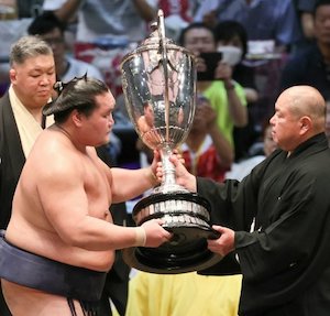 Terunofuji yusho