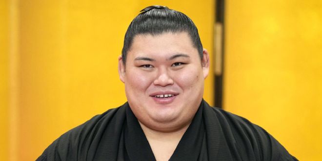 Onosato promu ozeki avec un record de 9 tournois