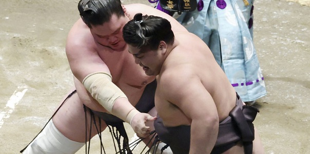 J3 – Frayeur pour Terunofuji au 3ème jour de tournoi !