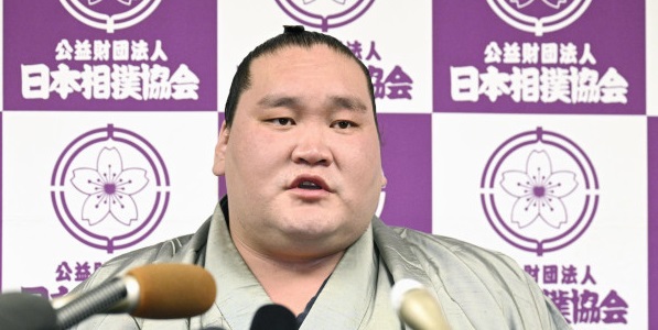 Le yokozuna Terunofuji prend sa retraite après une carrière marquée par des blessures